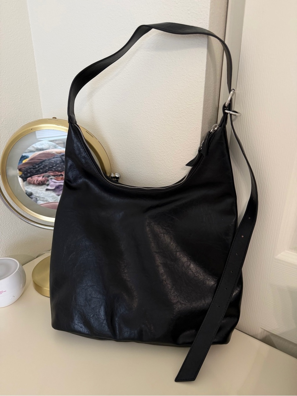 GU black tote bag